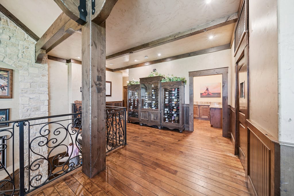 14-web-or-mls-6017-lake-breeze-rd