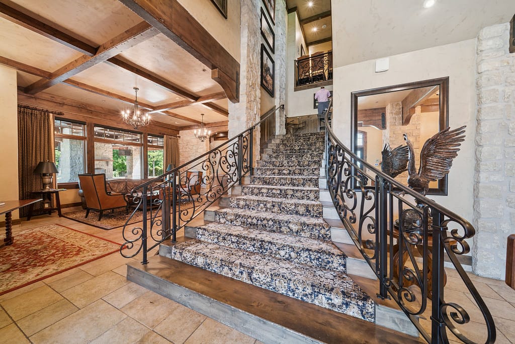 17-web-or-mls-6017-lake-breeze-rd